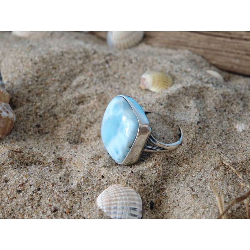 Pierścionek z larimarem