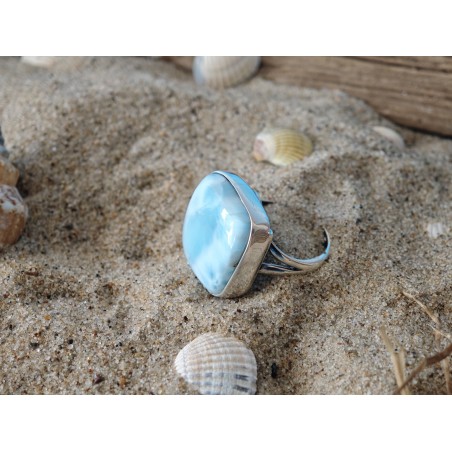 Pierścionek z larimarem