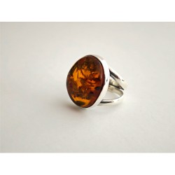 Pierścionek z  bursztynem koniakowym