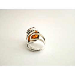Pierścionek z  bursztynem koniakowym