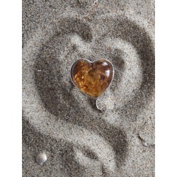 Pierścionek srebrny  próby 925 z naturalnym bursztynem w kształcie serca