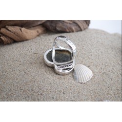 Pierścionek srebrny próby 925 z naturalnym bursztynem w kształcie serca