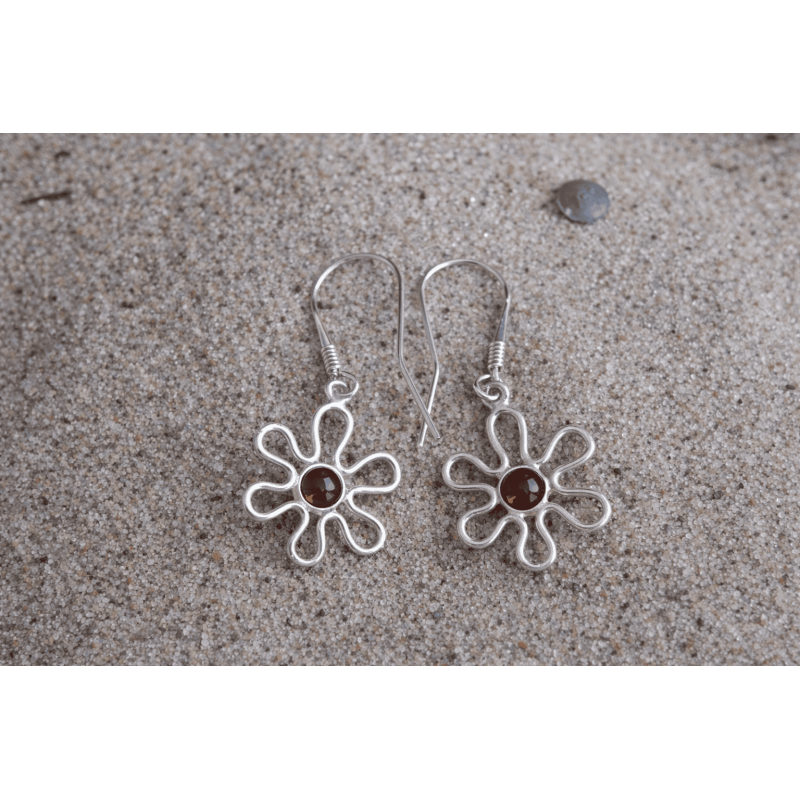 Kolczyki kwiatki z bursztynkiem w oprawie ze srebra