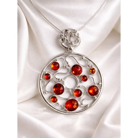 Okrągły ażurowy wisior