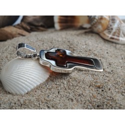 Unikatowy krzyż z bursztynem