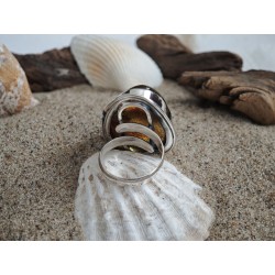 Pierścionek z bursztynem bałtyckim