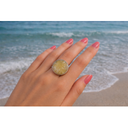 Coin ring with exceptional honey-white amber | AmberWave