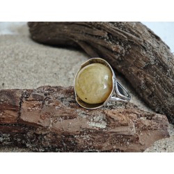 Unique ring with honey-milky amber | AmberWave