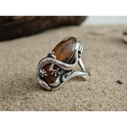 Anillo único con ámbar báltico y lagartija |AmberWave