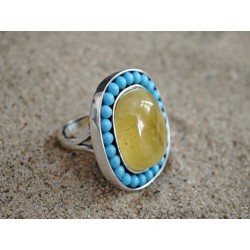Exceptional ring with honey amber and turquoise magnesite