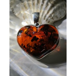 Unique dark amber heart | AmberWave