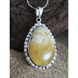 Round openwork pendant | AmberWave
