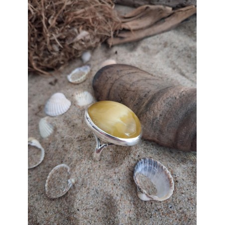 Honey-white ring | AmberWave