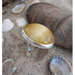 Honey-white ring | AmberWave
