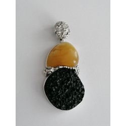 Unikalny wisior ze skałą...