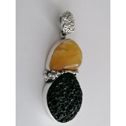 Unikalny wisior ze skałą wulkaniczną i bursztynem